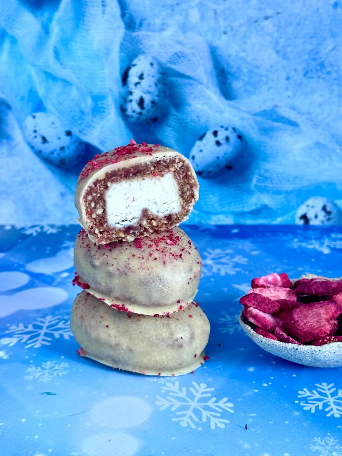 Sirova slatka peciva punjena kremom od vanilije